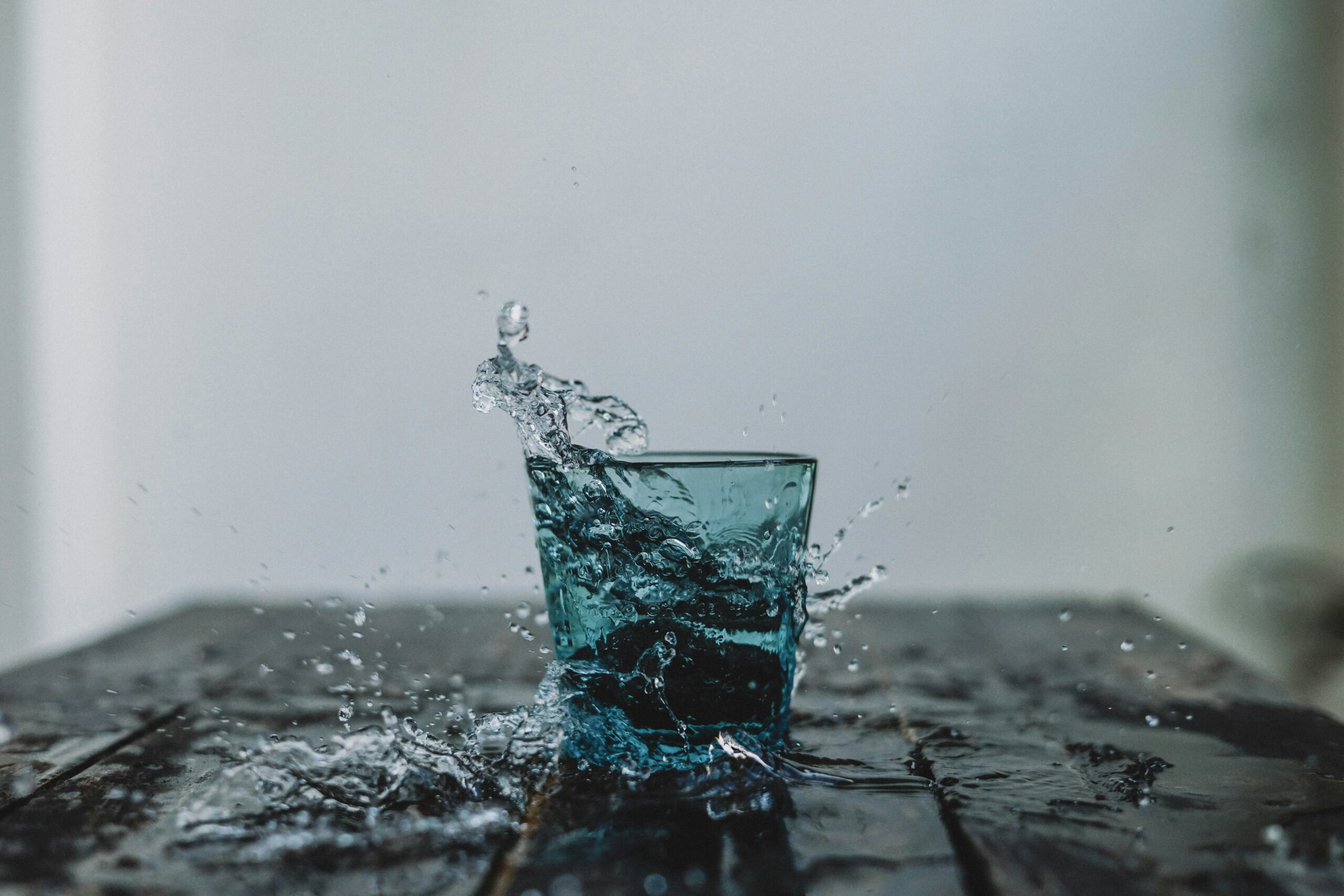 Le Clash des eaux 💧 : eau du robinet VS eaux en bouteille